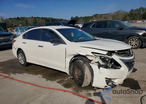 2015 Nissan Altima 2.5 S z USA, uszkodzony, nr VIN 1N4AL3AP3FC409714